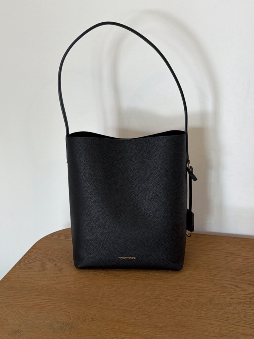 Maison de Sabre Black Leather bucket Bag smoking home like new with 2 charms - Picture 6 of 15